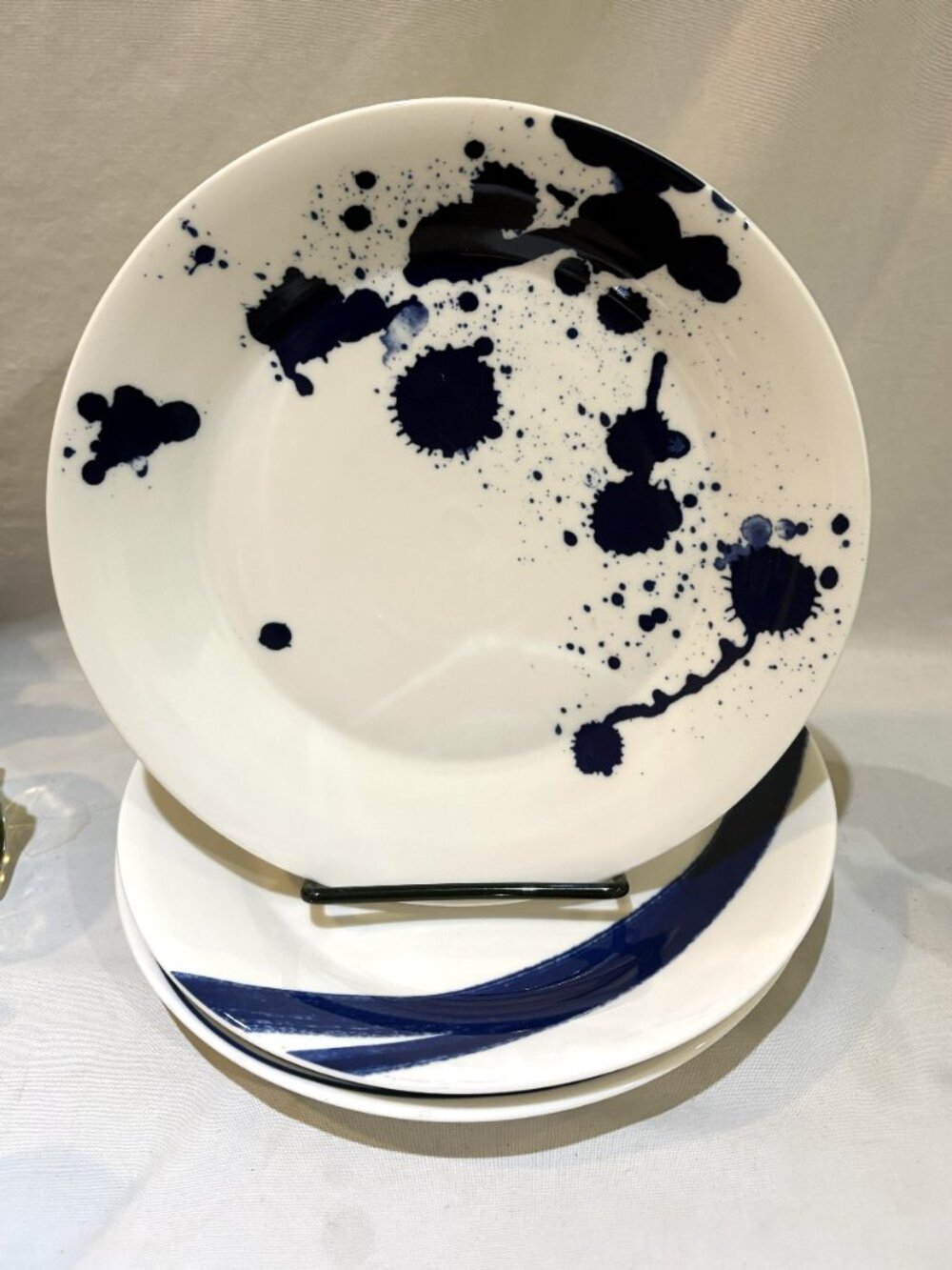 Set of 3 Royal Doulton Pacific 9.25" Luncheon Plates Indigo Cobalt Blue White